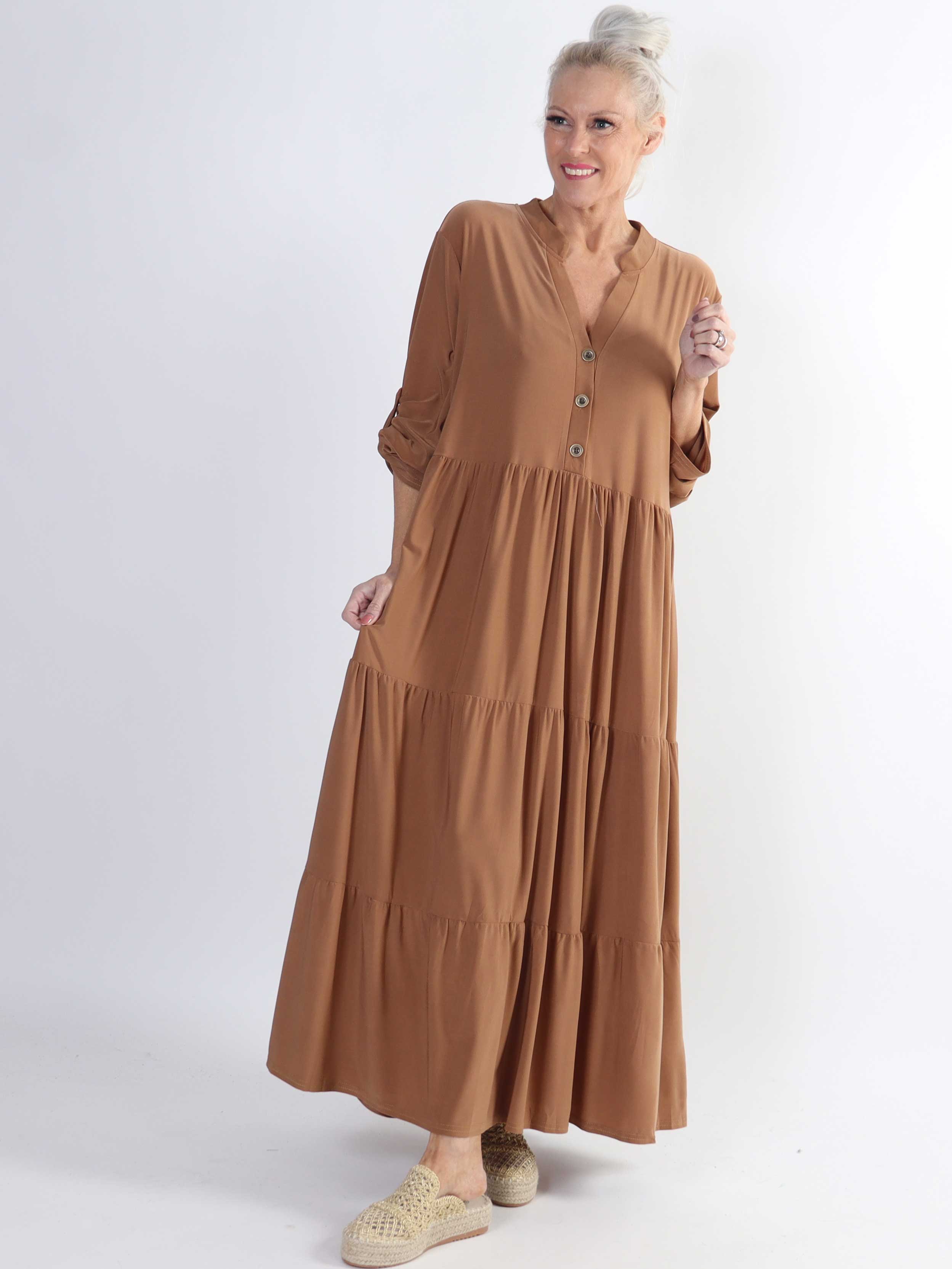 Milano Plain - Lang ensfarvet plus size kjole med lag på lag look